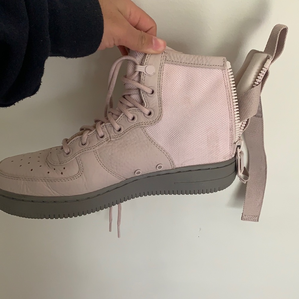 Nikes Air Forces